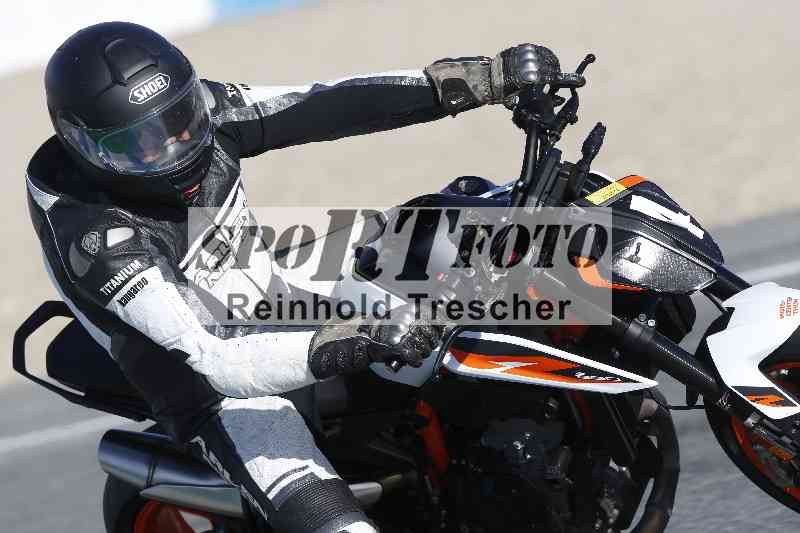 Archiv-2025/02 28.-31.01.2025 Moto Center Thun Jerez/gruen-green/4